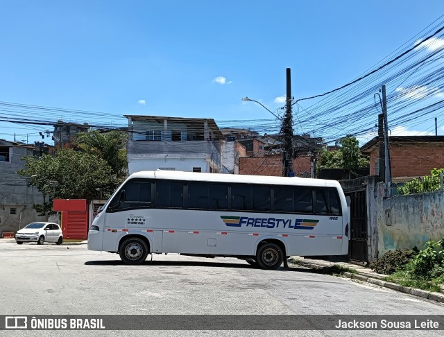 Freestyle Fretamento e Turismo 1602 na cidade de Taboão da Serra, São Paulo, Brasil, por Jackson Sousa Leite. Número da foto: #12693465.