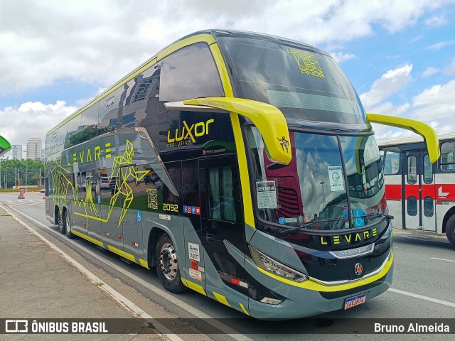 Levare Transportes 2092 na cidade de Barueri, São Paulo, Brasil, por Bruno Almeida. Número da foto: #12722826.