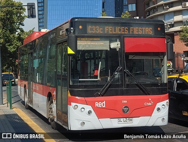 Redbus Urbano 1544 na cidade de Providencia, Santiago, Metropolitana de Santiago, Chile, por Benjamín Tomás Lazo Acuña. Número da foto: #12724744.