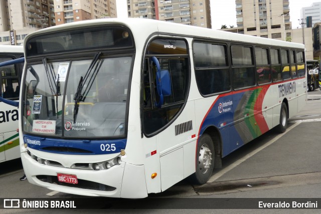 Viação Pirajuçara 025 na cidade de Barueri, São Paulo, Brasil, por Everaldo Bordini. Número da foto: #12724271.