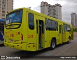 Empresa de Transportes e Turismo Carapicuiba 246 na cidade de Barueri, São Paulo, Brasil, por Jorge Lucas Araújo. Número da foto: #:id.