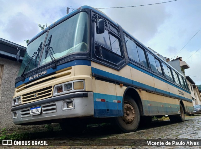 Escolares 220 na cidade de Santana do Paraíso, Minas Gerais, Brasil, por Vicente de Paulo Alves. Número da foto: #12730236.