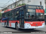 STU Santiago Transporte Urbano SRPK28 na cidade de Puente Alto, Cordillera, Metropolitana de Santiago, Chile, por Benjamín Tomás Lazo Acuña. Número da foto: #12731264.