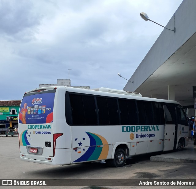 Coopervan 025 na cidade de Lagarto, Sergipe, Brasil, por Andre Santos de Moraes. Número da foto: #12735571.