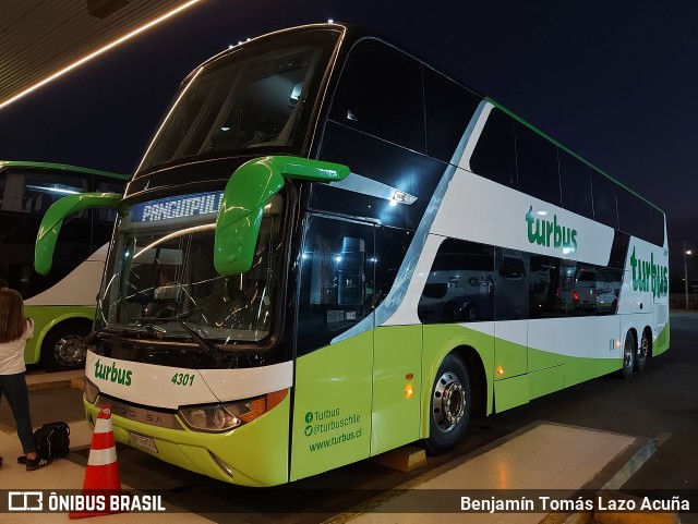 TurBus 4301 na cidade de Estación Central, Santiago, Metropolitana de Santiago, Chile, por Benjamín Tomás Lazo Acuña. Número da foto: #12736116.