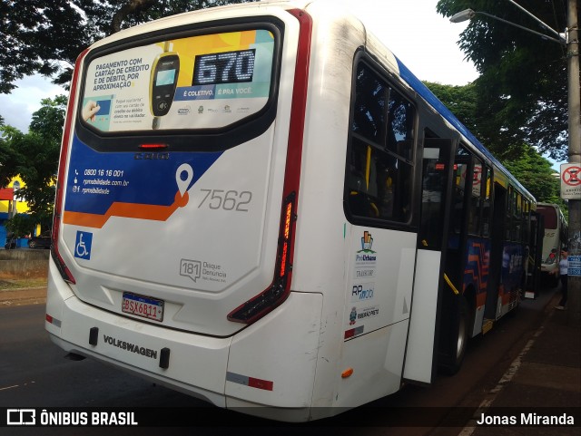 Transcorp 7562 na cidade de Ribeirão Preto, São Paulo, Brasil, por Jonas Miranda. Número da foto: #12733935.