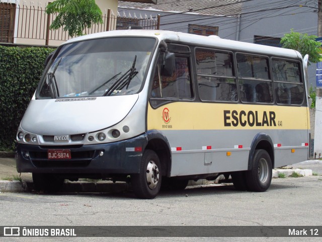 Escolares 43 443 na cidade de São Paulo, São Paulo, Brasil, por Mark 12. Número da foto: #12739953.