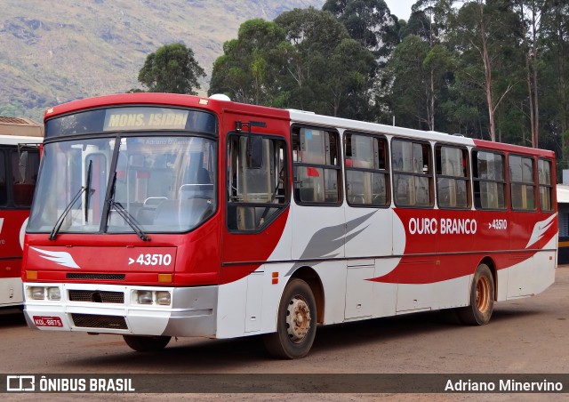 Transportes Coletivos Ouro Branco 43510 na cidade de Ouro Branco, Minas Gerais, Brasil, por Adriano Minervino. Número da foto: #12743382.
