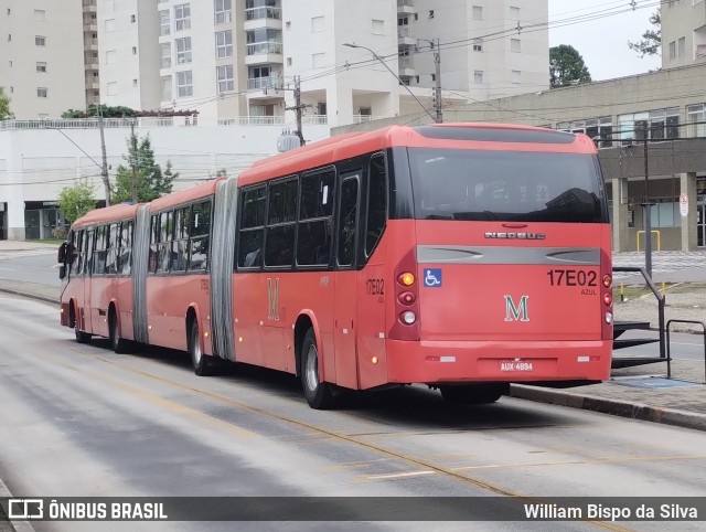 Expresso Azul 17E02 na cidade de Curitiba, Paraná, Brasil, por William Bispo da Silva. Número da foto: #12740644.
