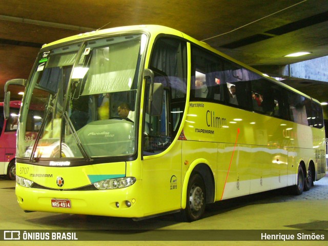 Viação Itapemirim 8707 na cidade de Belo Horizonte, Minas Gerais, Brasil, por Henrique Simões. Número da foto: #12745794.