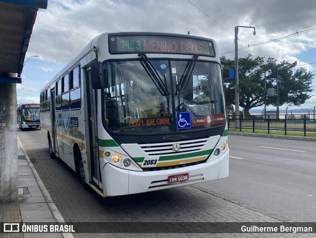 Auto Viação Presidente Vargas 2063 na cidade de Porto Alegre, Rio Grande do Sul, Brasil, por Guilherme Bergman. Número da foto: #12698920.