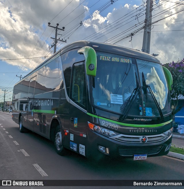 Viação Garcia 93200 na cidade de Munhoz de Melo, Paraná, Brasil, por Bernardo Zimmermann. Número da foto: #12699052.