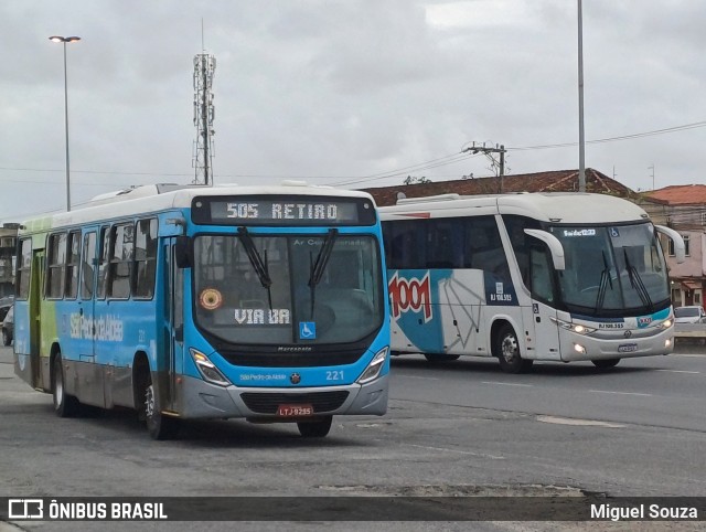 Auto Viação Salineira 221 na cidade de São Pedro da Aldeia, Rio de Janeiro, Brasil, por Miguel Souza. Número da foto: #12695939.
