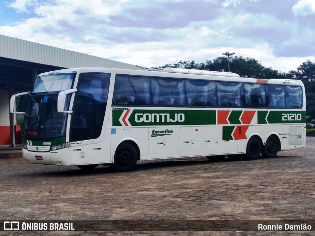 Empresa Gontijo de Transportes 21210 na cidade de São João Evangelista, Minas Gerais, Brasil, por Ronnie Damião. Número da foto: #12697838.