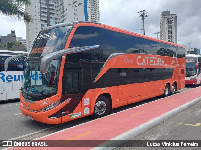 Catedral Turismo 24625 na cidade de Barueri, São Paulo, Brasil, por Lucas Vinicius Ferreira. Número da foto: #12696057.