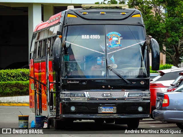 Autobuses sin identificación - Honduras HAB4905 na cidade de Mata Redonda, San José, San José, Costa Rica, por Andrés Martínez Rodríguez. Número da foto: #12698098.