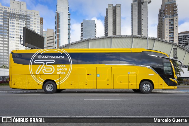 Marcopolo  na cidade de Barueri, São Paulo, Brasil, por Marcelo Guerra. Número da foto: #12750220.
