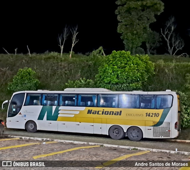 Viação Nacional 14210 na cidade de João Monlevade, Minas Gerais, Brasil, por Andre Santos de Moraes. Número da foto: #12750132.