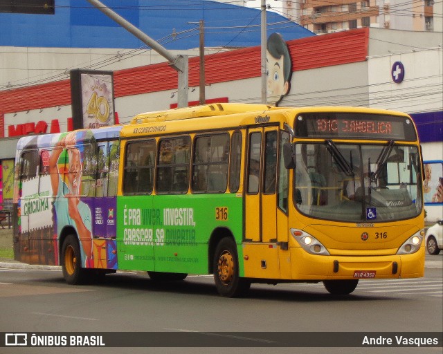 Expresso Coletivo Forquilhinha 316 na cidade de Criciúma, Santa Catarina, Brasil, por Andre Vasques. Número da foto: #12751088.