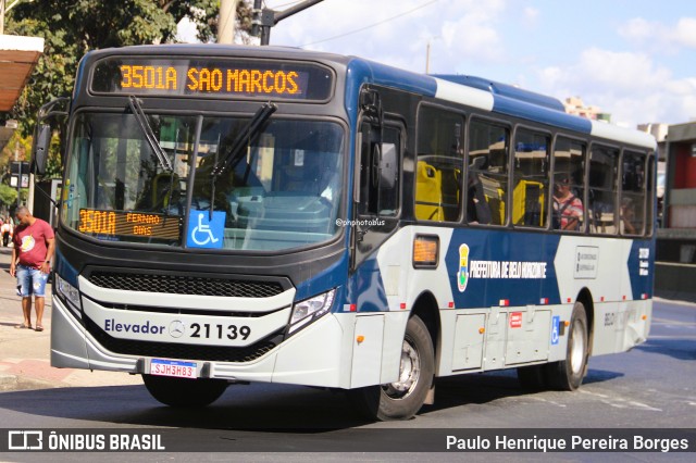 SM Transportes 21139 na cidade de Belo Horizonte, Minas Gerais, Brasil, por Paulo Henrique Pereira Borges. Número da foto: #12751422.