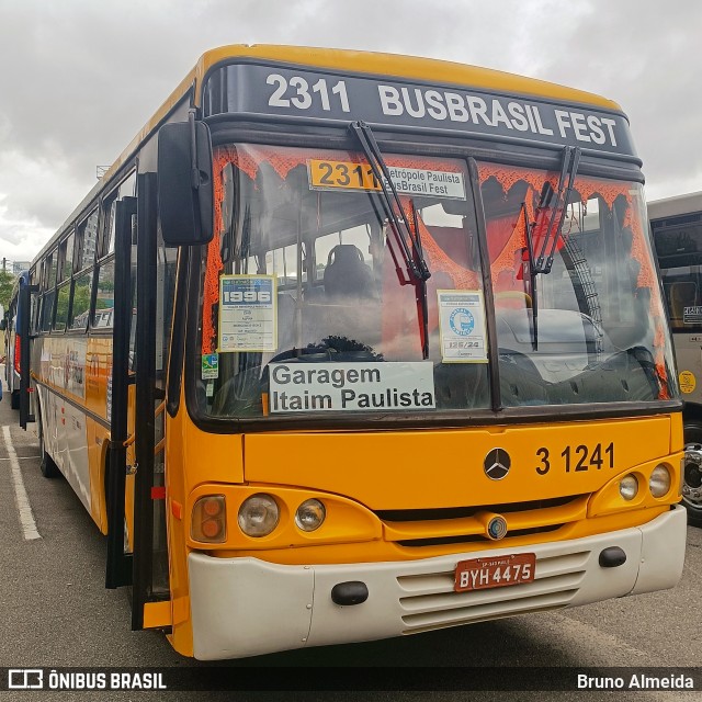 Viação Metrópole Paulista - Zona Leste 3 1241 na cidade de Barueri, São Paulo, Brasil, por Bruno Almeida. Número da foto: #12752023.