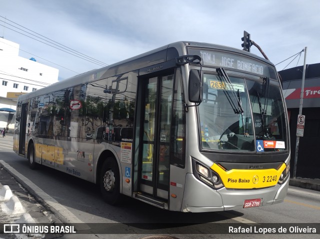 Viação Metrópole Paulista - Zona Leste 3 2240 na cidade de São Paulo, São Paulo, Brasil, por Rafael Lopes de Oliveira. Número da foto: #12749398.