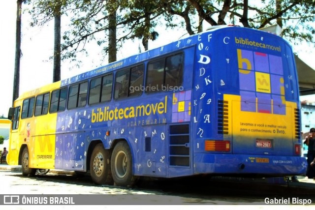 Viação Itapemirim BIBLIOTECA MóVEL na cidade de Jaguaquara, Bahia, Brasil, por Gabriel Bispo. Número da foto: #12752264.
