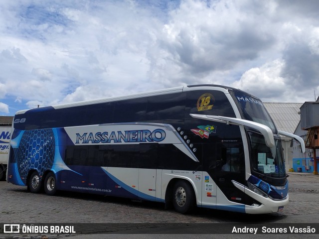 Massaneiro Turismo 2001 na cidade de Santos, São Paulo, Brasil, por Andrey  Soares Vassão. Número da foto: #12751202.