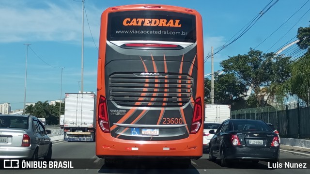 Catedral Turismo 23600 na cidade de São Paulo, São Paulo, Brasil, por Luis Nunez. Número da foto: #12753623.