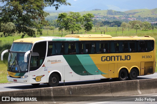 Empresa Gontijo de Transportes 14380 na cidade de Cachoeira Paulista, São Paulo, Brasil, por João Felipe. Número da foto: #12754041.