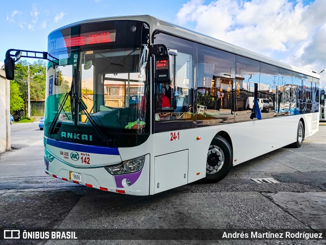 Transportes Coronado 24-1 na cidade de Vásquez de Coronado, San José, Costa Rica, por Andrés Martínez Rodríguez. Número da foto: #12757151.