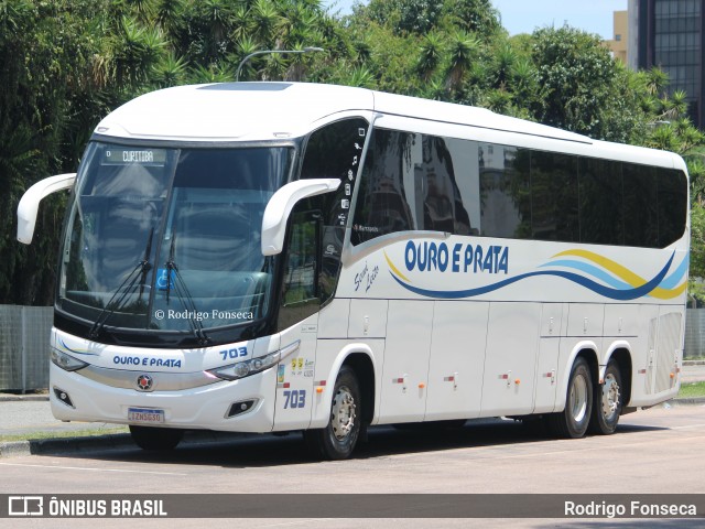 Viação Ouro e Prata 703 na cidade de Curitiba, Paraná, Brasil, por Rodrigo Fonseca. Número da foto: #12756301.