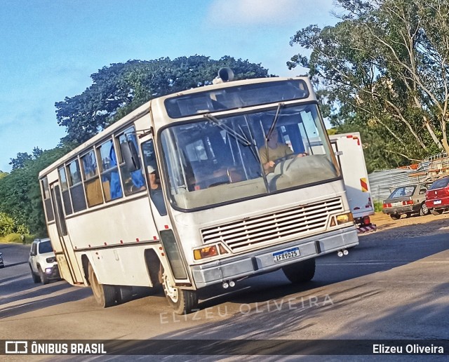 Ônibus Particulares 9325 na cidade de Viamão, Rio Grande do Sul, Brasil, por Elizeu Oliveira. Número da foto: #12756354.