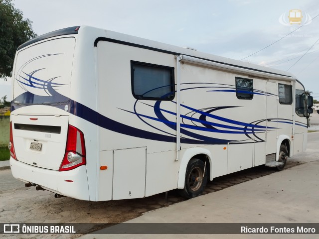 Motorhomes 9304 na cidade de Guaratuba, Paraná, Brasil, por Ricardo Fontes Moro. Número da foto: #12757565.