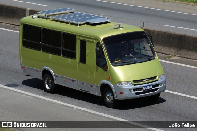 Ônibus Particulares 7952 na cidade de Canas, São Paulo, Brasil, por João Felipe. Número da foto: #12759490.