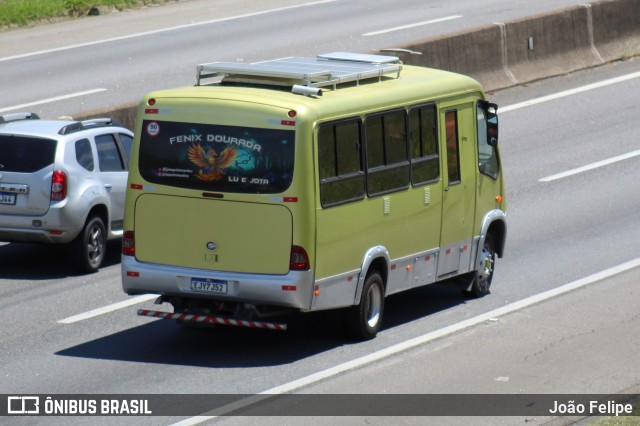 Ônibus Particulares 7952 na cidade de Canas, São Paulo, Brasil, por João Felipe. Número da foto: #12759500.