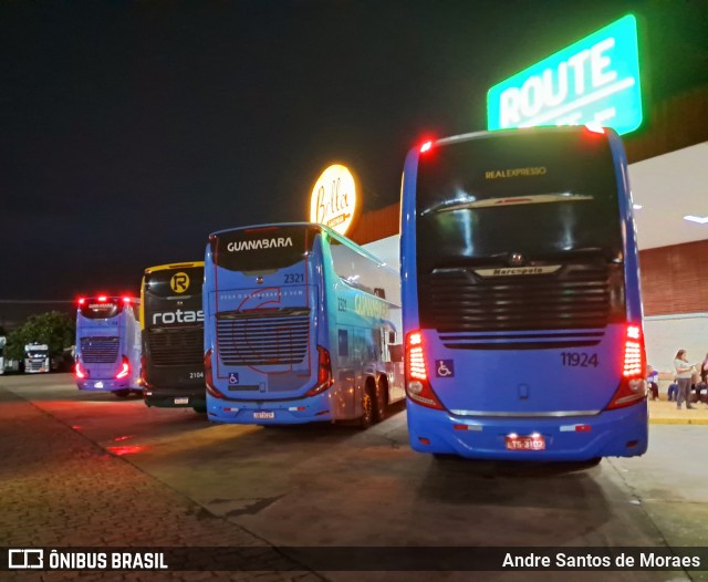 Real Expresso 11924 na cidade de Pirassununga, São Paulo, Brasil, por Andre Santos de Moraes. Número da foto: #12762581.