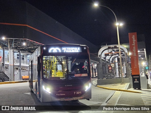 Viação Metrópole Paulista - Zona Sul 7 3011 na cidade de São Paulo, São Paulo, Brasil, por Pedro Henrique Alves Silva. Número da foto: #12763582.