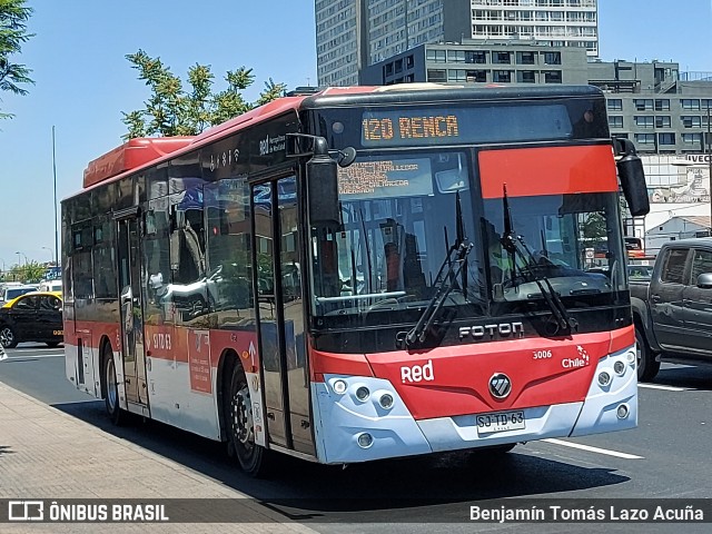 Buses Alfa S.A. 3006 na cidade de Estación Central, Santiago, Metropolitana de Santiago, Chile, por Benjamín Tomás Lazo Acuña. Número da foto: #12763637.
