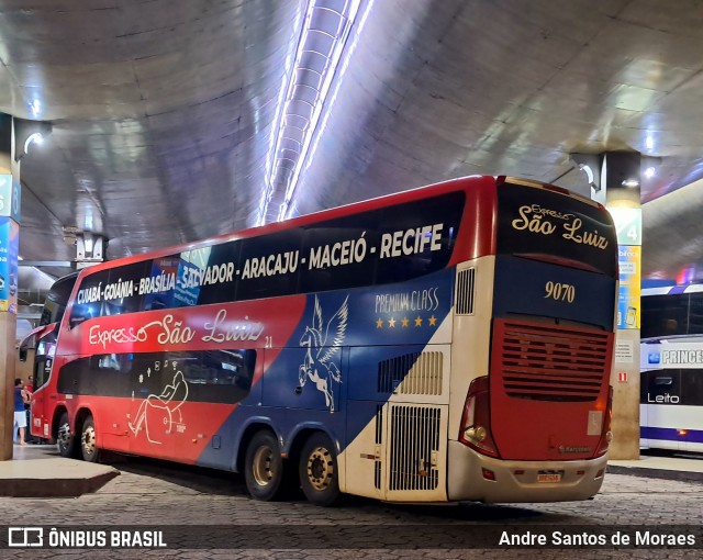 Expresso São Luiz 9070 na cidade de Uberlândia, Minas Gerais, Brasil, por Andre Santos de Moraes. Número da foto: #12762132.