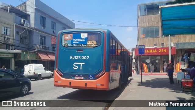 Empresa Santa Terezinha RJ 127.007 na cidade de São João de Meriti, Rio de Janeiro, Brasil, por Matheus Fernandes. Número da foto: #12761358.