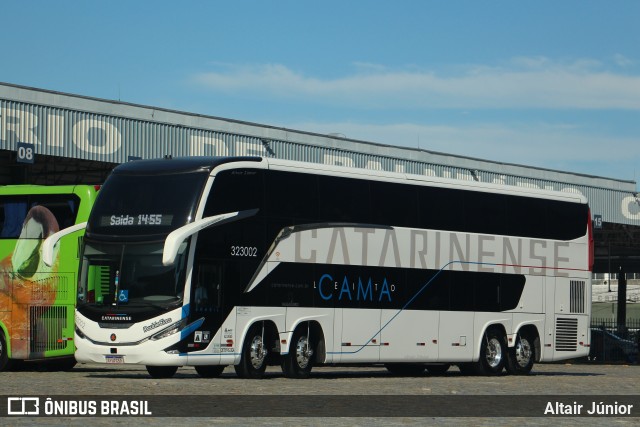 Auto Viação Catarinense 323002 na cidade de Balneário Camboriú, Santa Catarina, Brasil, por Altair Júnior. Número da foto: #12764660.
