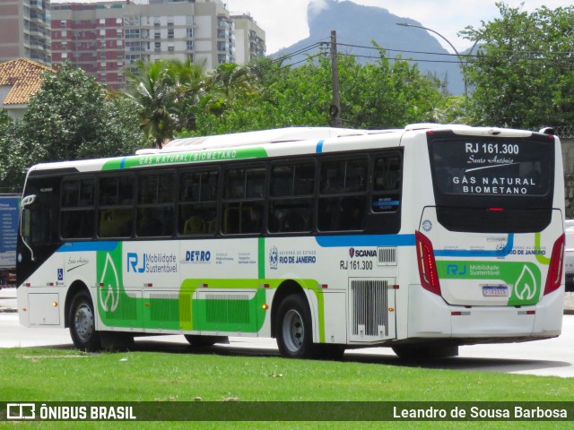 Transportes Santo Antônio RJ 161.300 na cidade de Rio de Janeiro, Rio de Janeiro, Brasil, por Leandro de Sousa Barbosa. Número da foto: #12766276.