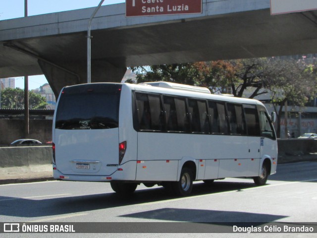 Ônibus Particulares 9F15 na cidade de Belo Horizonte, Minas Gerais, Brasil, por Douglas Célio Brandao. Número da foto: #12770616.