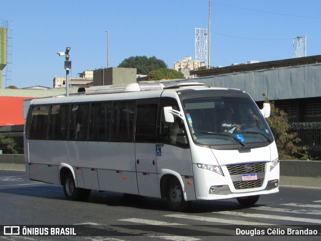 Ônibus Particulares 9F15 na cidade de Belo Horizonte, Minas Gerais, Brasil, por Douglas Célio Brandao. Número da foto: #12770614.