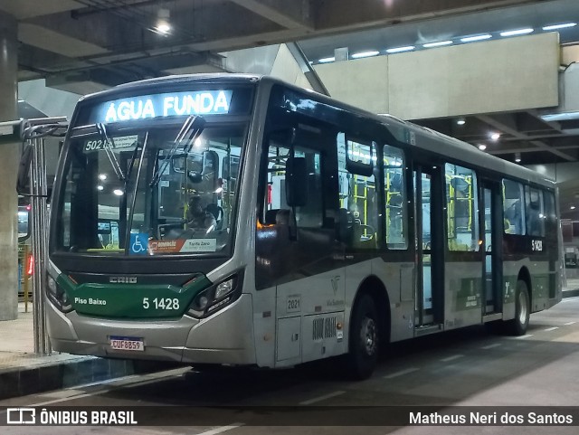Via Sudeste Transportes S.A. 5 1428 na cidade de São Paulo, São Paulo, Brasil, por Matheus Neri dos Santos. Número da foto: #12769818.