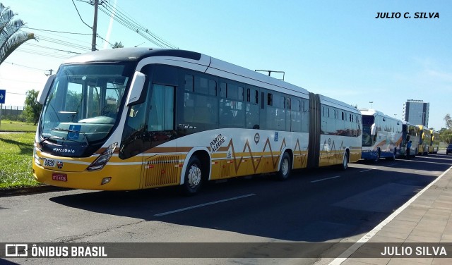 Companhia Carris Porto-Alegrense 0820 na cidade de Porto Alegre, Rio Grande do Sul, Brasil, por JULIO SILVA. Número da foto: #12768764.