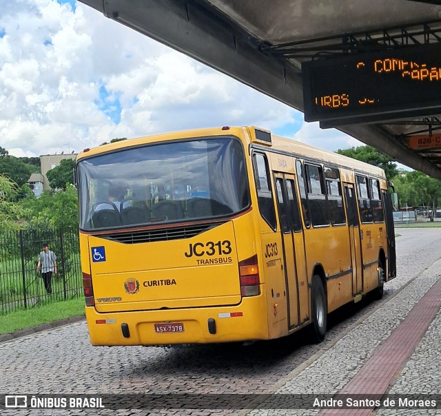Expresso Azul JC313 na cidade de Curitiba, Paraná, Brasil, por Andre Santos de Moraes. Número da foto: #12772096.