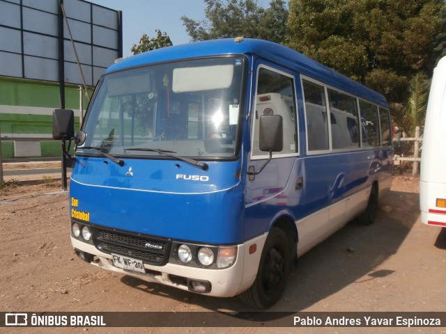 Minibuses San Cristobal 20 na cidade de Pichilemu, Cardenal Caro, Libertador General Bernardo O'Higgins, Chile, por Pablo Andres Yavar Espinoza. Número da foto: #12774245.