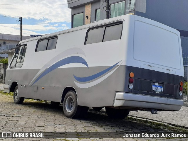 Motorhomes AGS5A71 na cidade de Itajaí, Santa Catarina, Brasil, por Jonatan Eduardo Jurk Ramos. Número da foto: #12771770.